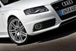 Audi  в белом_крупный план